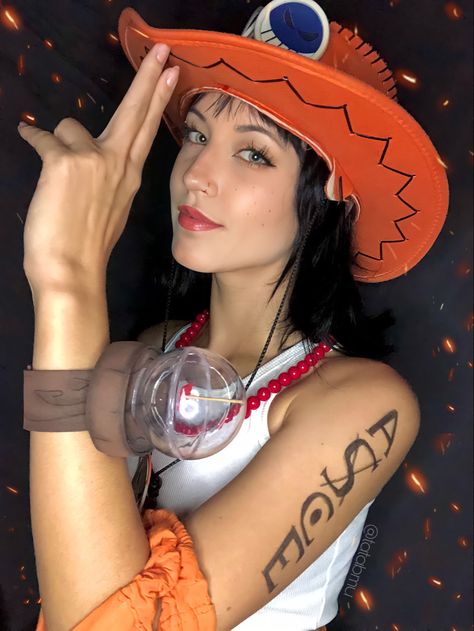 Female Ace One Piece Cosplay, Ace Cosplay One Piece, Bleach Cosplay Female, One Piece Costume Halloween, Ace Female Cosplay, Female Ace One Piece, Luffy Cosplay Female, Anime Cosplay Ideas Female, One Piece Cosplay Female