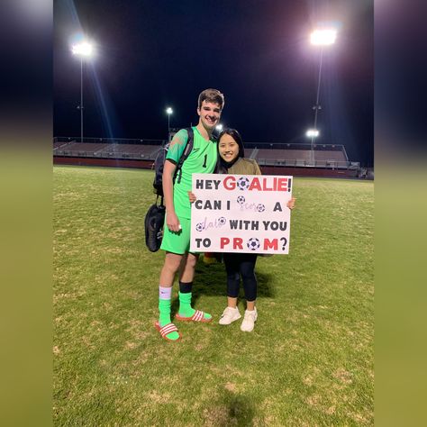 Soccer promposal ⚽️❤️ Promposal Soccer Ideas, Soccer Goalie Promposal, Hoco Proposals Ideas For Soccer, Cute Soccer Promposals, Soccer Themed Prom Proposals, Goalie Promposal, Soccer Inspired Hoco Proposal, Soccer Ball Prom Proposal, Soccer Sadies Proposal