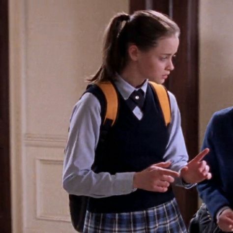 Rory Chilton Uniform, Rory Gilmore School Uniform, Rory Gilmore Chilton Uniform, Rory Gilmore Costume, Chilton Uniform, Rory Chilton, School Aestethic, Chilton Rory, Rory Gilmore Style