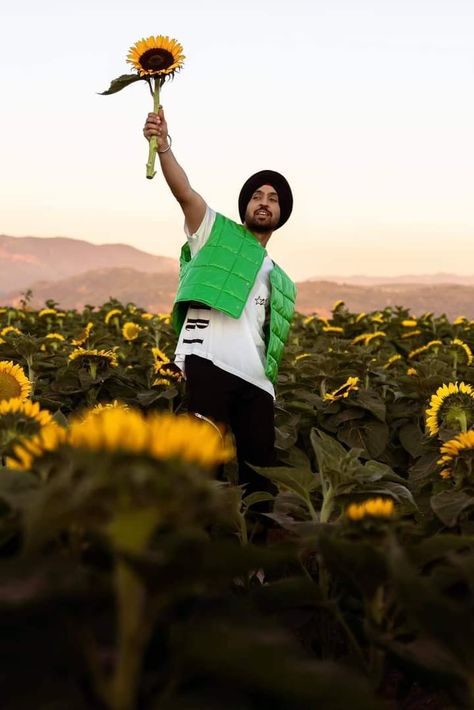 Diljit Dosanjh Vibe Song, Diljeet Dosanjh Aesthetic, Diljit Dosanjh Aesthetic, Diljit Dosanjh Wallpaper, Singh Street Style, Camping Photoshoot, South Hero, Punjabi Music, Hd Wallpapers For Pc