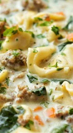 Creamy Sausage and Tortellini Soup ~ A bowl full of comfort... It’s loaded with veggies, sausage and cheese tortellini- plus it comes together in just 45 minutes! Sausage And Tortellini Soup, Sausage And Tortellini, Soup Sunday, Creamy Tortellini, Creamy Tortellini Soup, Sausage Tortellini Soup, Pasta Alla Carbonara, Wallpaper Food, Sausage Tortellini