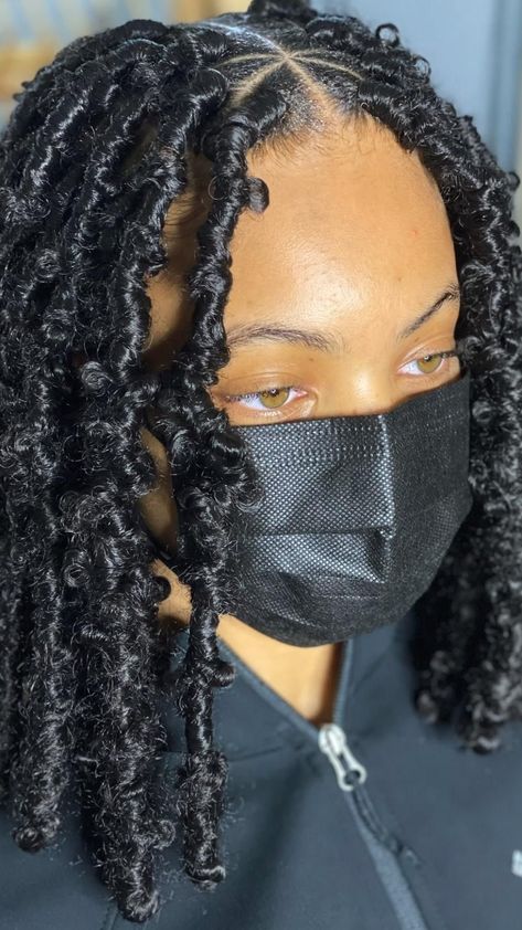 Butterfly Faux Locs, Butterfly Locs, Faux Locs Hairstyles, Box Braids Hairstyles For Black Women, Braids Hairstyles Pictures, Twist Braid Hairstyles, Braids With Curls, Girls Hairstyles Braids, Hair Ponytail Styles