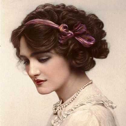 1900's Makeup, 1900s Hairstyles, Edwardian Hair, Lily Elsie, Historical Hairstyles, Edwardian Hairstyles, Vintage Makeup, Old Fashion, Edwardian Fashion