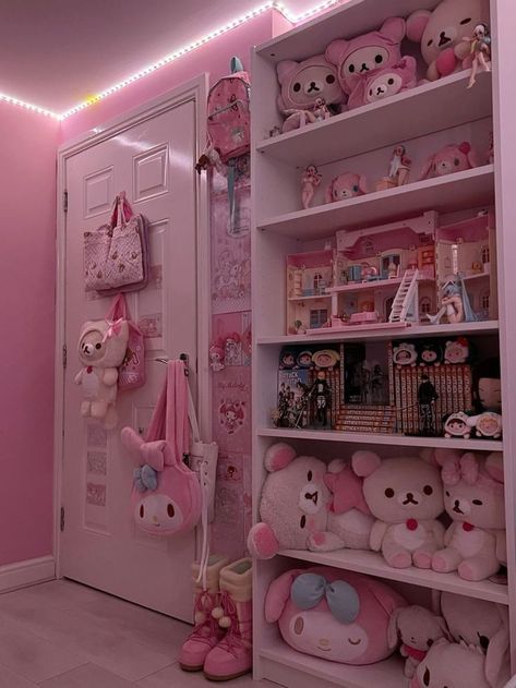 Sanrio Bedroom, Sanrio Room, Hello Kitty Room Decor, Kawaii Room Ideas, Hello Kitty Bedroom, Chambre Inspo, Kawaii Bedroom, Hello Kitty Rooms, Fotografi Iphone