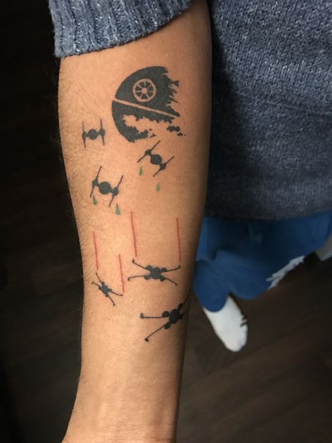 Star Wars Tattoo Star Wars Tattoo Sleeve, Scene Tattoo, Nerdy Tattoos, See Tattoo, Nerd Tattoo, Movie Tattoos, Tattoo Trend, Geek Tattoo, Star Wars Design