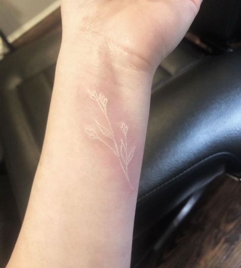 White Ink Vine Tattoo, White Tatoos Aesthetic, White Minimalist Tattoo Women, Lighting Tattoo White Ink, Aesthetic White Tattoo, White Ink Dainty Tattoos, White Dainty Tattoos, Light Color Tattoo Ink, Grey Ink Tattoo Light