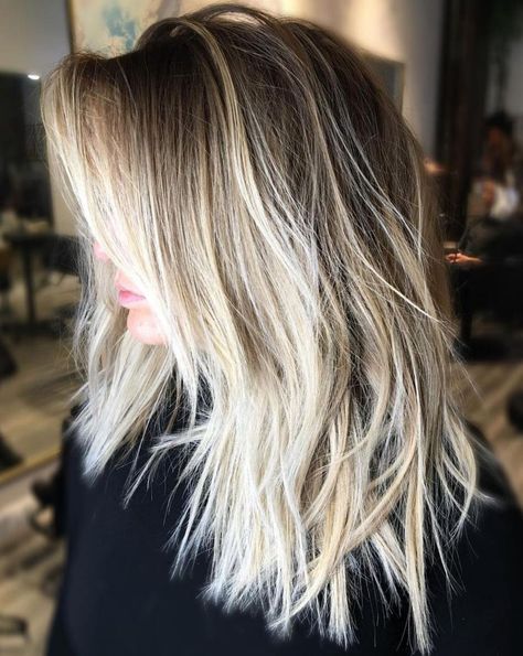 Choppy Blonde Lob for Straight Hair Blonde Balayage Shag, Balayage Shag, Long Layered Bob Hairstyles, Grey Balayage, Balayage Hair Blonde Long, Blonde Lob, Layered Haircuts With Bangs, Long Face Shapes, Layered Hair With Bangs