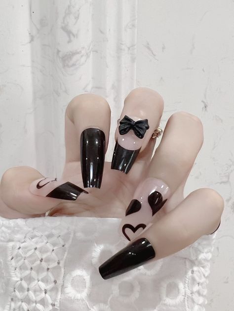 Black Acrylic Nails Heart, White Acrylic Nails With Black Heart, Black Nail Heart Design, Black Heart Nail Designs Acrylic, Kuromi Nails Acrylic Black, Hair Ext, Concert Nails, Nails For Women, Kiss Nails