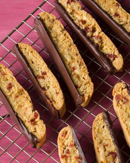 Hosting friends or family for coffee? Impress even the pickiest café goers with these spectacular biscotti! Pleasantly crunchy with sweet morsels of strawberry and white chocolate, and finished with a luxurious dark chocolate dip, they’re dunking and munching perfection. Strawberry Biscotti, Bars Cookies, Chocolate Dip, White Chocolate Strawberries, Hosting Friends, Strawberry Season, French Pastry, Cooling Rack, Christmas Sweets