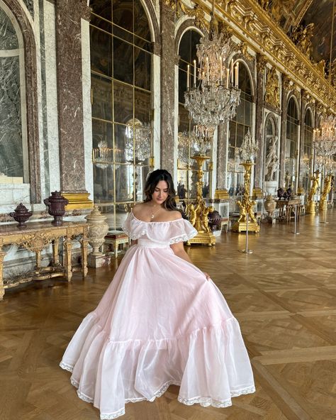 Do you think you’re a princess?? Me: 👑🎀🕯️ @selkie gown is the star of the show!! Code RUBYKEYVANI gives you a discount if you wanna be a princess with me Princess behavior, princess aesthetic, Versailles Paris, selkie dress, Pinterest inspired Guillotine Aesthetic, Princess Girl Aesthetic, Selkie Gown, Gown Photoshoot Poses, Princess Outfits Royal, Princess Behavior, Princess Pose, Modern Princess Outfits, Princess Dress Aesthetic