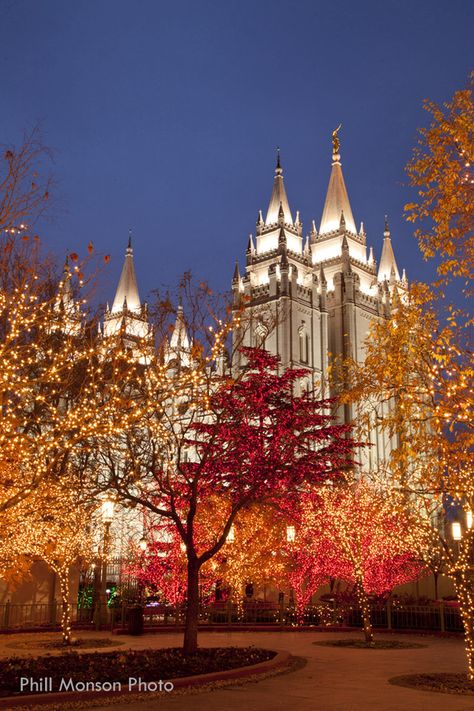 Christmas at Temple Square, Salt lake city, Utah Temple Square Christmas, Temples Lds, Lds Temple Pictures, Salt Lake City Temple, Mormon Temples, Temple Square, Salt Lake Temple, Temple Pictures, Lds Temples