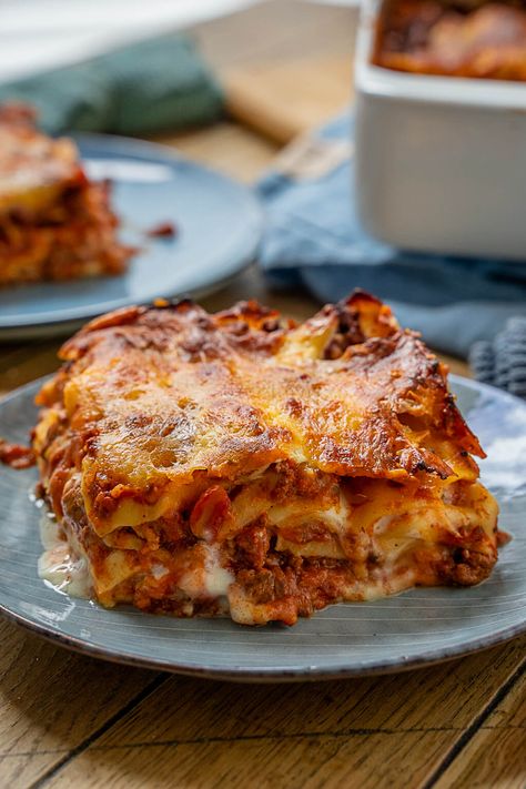 Lasagne al Forno - So einfach kochst du deine italienische Lasagne selber Lasange Recipe, Pesto Lasagna, Minced Meat, Pesto Recipe, Grilled Vegetables, Food Food, Travel Food, Soul Food, Lasagna