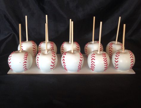 Baseball chocolate covered Apples Dodgers Party, Sports Food Ideas, Baseball Treats, Baseball Snacks, Covered Apples, Softball Party, Baseball Theme Birthday, White Chocolate Covered, Chocolate Covered Apples