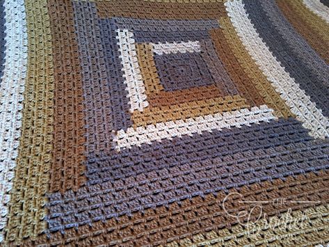 Crochet Log Cabin Quilt Pattern Log Cabin Crochet, Crochet Log Cabin, Crochet Crowd Patterns, Cabin Crochet, Blankets Knitted, Cabin Blanket, Hekel Patrone, The Crochet Crowd, Modern Crochet Blanket