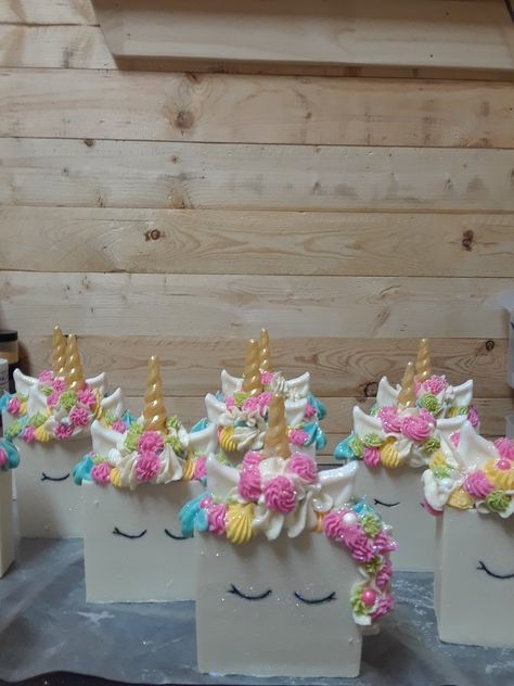 Unicorn Soap Ideas, Unicorn Soap, Soap Images, Soap Design Ideas, Soap Design, Soap Ideas, Dessert Candles, Natural Soaps, Cake Decorating Designs