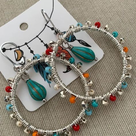 Handmade Wire Hoop Earrings With The Colors Of The Southwest. Silvertone Hoops With Green Turquoise Melon Drops. Measures 40mm Beading Earrings, Wire Ideas, Diy Earrings Easy, Wire Hoop Earrings, Boho Hoop Earrings, Chevron Earrings, Beaded Earrings Diy, Turquoise Jewelry Native American, Cowgirl Jewelry