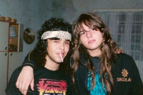 Metalheads, Headbangers: 50 Interesting Snapshots That Capture Heavy Metal Subculture of the 1980s 80’s Hair, 80s Heavy Metal, Metal Heads, Punk Tee, Awkward Family Photos, Underground Music, Hardcore Punk, Heavy Metal Music, Heavy Metal Bands