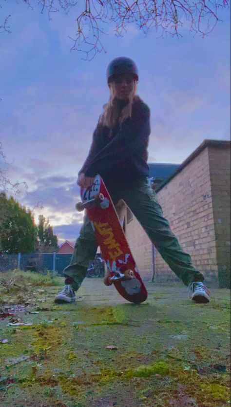 #skate #skateboard #sk8theinfinity #aesthetic #skatergirl #beginners #red #green #helmet #safety Skater Helmet Aesthetic, Skateboard Helmet Aesthetic, Helmet Aesthetic, Skate Tips, Spanish Projects, Skate Helmet, Skateboard Aesthetic, Skateboard Helmet, Ap Spanish