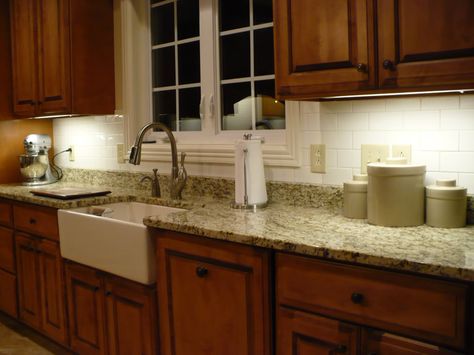 slate backsplash & granite countertop | We tried to match the tile to the main sink (the one you can see in ... Colored Backsplash, Travertine Tiles Kitchen, Granite Tile Countertops, Modern Kitchen Tiles, Tile Countertops Kitchen, Kitchen Backsplash Trends, Brick Backsplash Kitchen, Granite Backsplash, Patterned Tile Backsplash