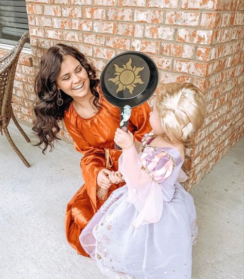 Family Tangled Costumes, Tangled Costume Family, Rapunzel Family Costume, Tangled Family Costume, Rapunzel And Mother Gothel Costume, Rapunzel Family Costume Tangled, Rupunzle Family Costume, Rapunzel Halloween Costume, Tangled Mother Gothel