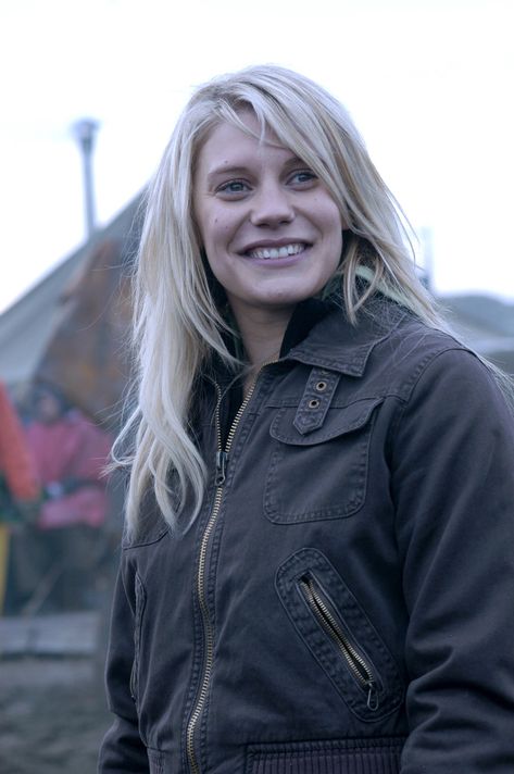 Katee Sackhoff Longmire Tv Series, Military Science Fiction, Katee Sackhoff, Sarah Shahi, Bionic Woman, Sci Fi Tv, Battle Star, Olivia Munn, Battlestar Galactica