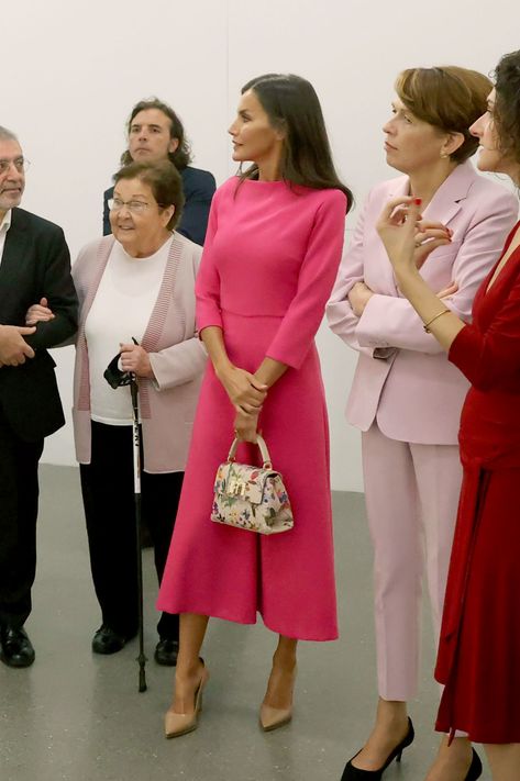 Queen Letizia 2023, Fuchsia Dress Outfit, Royal Family Portrait, Princess Leonor, Under The Rain, Viva Magenta, Fuchsia Dress, Flounce Skirt, Special Clothes