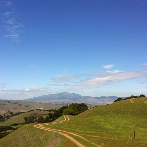 Pleasanton Ridge in California. View of Mt. Diablo | Rohan Core, Pleasanton California, East Bay Area, Miss California, West Coast Road Trip, California Photos, Redwood Forest, Spanish Revival, California Love