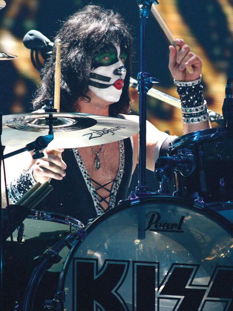 Eric Singer - DRUMMERWORLD John Corabi, Learn Drums, Eric Singer, Classic Rock Songs, Lita Ford, Kiss Members, Eric Carr, Kiss Army, Drum Solo