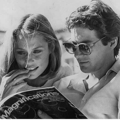 Richard Gere & Lauren Hutton sur le tournage d’American Gigolo #richardgere #laurenhutton #paulschrader #americangigolo #hollywood Where Are We Now, Christopher Reeve, Lauren Hutton, The Love Club, Richard Gere, Cindy Crawford, Julia Roberts, Sporty And Rich, Music Photography