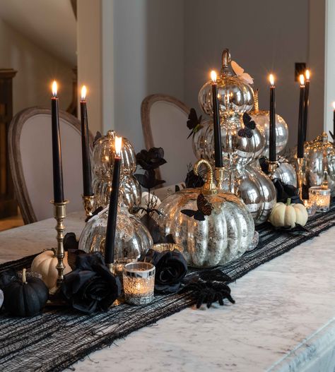 Decoracion Halloween, Chic Halloween Decor, Soirée Halloween, Elegant Halloween Decor, Table Halloween, Halloween Entertaining, Classy Halloween, Halloween Ball, Casa Halloween