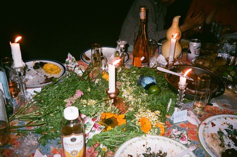 Dinner party
Garden party
Midsummer
Tablescape
Picnic
Potluck Fairycore Dinner Party, Summer Solstice Picnic, Midsummer Party Food, Midsummer Theme Party, Girly Bday Party Ideas, Midsommar Nights Dream Party, Midsummer Nights Dream Aesthetic Party, Midsommer Party Aesthetic, Bacchanalia Party