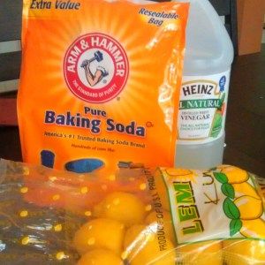 Lemon Baking, Baking Soda Vinegar, Kitchen Cleaner, Natural Cleaners, Diy Cleaners, Cleaning Recipes, Cleaners Homemade, White Vinegar, Natural Cleaning Products