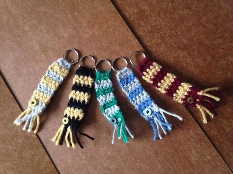 Harry Potter Crochet Keychain, Harry Potter Crochet Ideas, Hp Crochet, Harry Potter Handmade, Crochet Harry Potter, Crochet Key Cover, Harry Potter Keychain, Crochet Keyring, Harry Potter Etsy