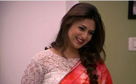 Ishita Bhalla, Divyanka Tripathi, Couples Hugging, Indian Gowns Dresses, Cute Couples Hugging, Stylish Blouse Design, Indian Gowns, Stylish Blouse, Cute Couple Images