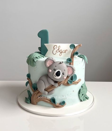 Koala Cake Ideas, Koala Birthday Cake, Koala Cake, Sofia Cake, Woodland Cake, Jungle Cake, Korean Cake, Baby Koala, Baby Birthday Cakes