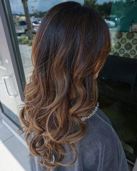 Dark Roots Caramel Hair Balayage, Root Shadow Brunette, Shadow Root Brunette, Shadow Roots Hair Brunette, Root Melt Brunette, Shadow Balayage, Balyage Brunette, Shadow Root Balayage, Partial Balayage Brunettes