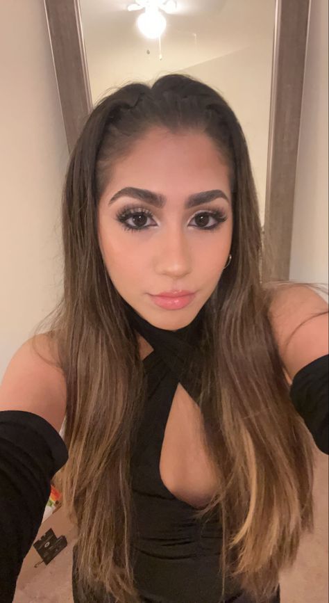 maddy perez euphoria makeup new years outfit Maddy Perez New Years Outfit, Maddy Perez New Years, Maddy Euphoria Makeup, Maddy Perez Euphoria, Maddy Euphoria, Maddy Perez, Euphoria Makeup, New Years Outfit, Eve Outfit