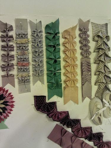 olderrose: ribbon folding Smocking Patterns, Fabric Origami, Folding Origami, Ribbon Art, 자수 디자인, Ribbon Work, Silk Ribbon Embroidery, Ribbon Crafts, Fabric Ribbon