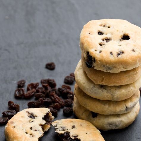 Mary Berry Eccles Cakes Eccles Cakes, Eccles Cake, Types Of Pastry, Mary Berry Recipe, Rock Cake, Buttermilk Cake, Lemon Drizzle Cake, Tasty Dessert, Warm Cake