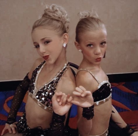 Page Dance Moms, Chloe Lukasiak And Paige Hyland, Chloe From Dance Moms, Dance Moms Group Dances, Chloe And Paige, Dance Moms Chloe, Dance Moms Costumes, Dance Moms Season, Dance Moms Cast