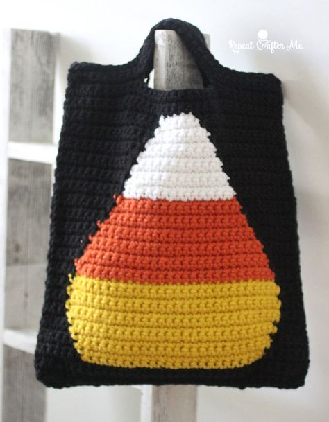 Crochet Candy Corn, Bernat Softee Chunky Yarn, Crochet Candy, Crafting Corner, Repeat Crafter Me, Crochet Crowd, Spooky Stuff, Halloween Candy Bags, Halloween Crochet Patterns