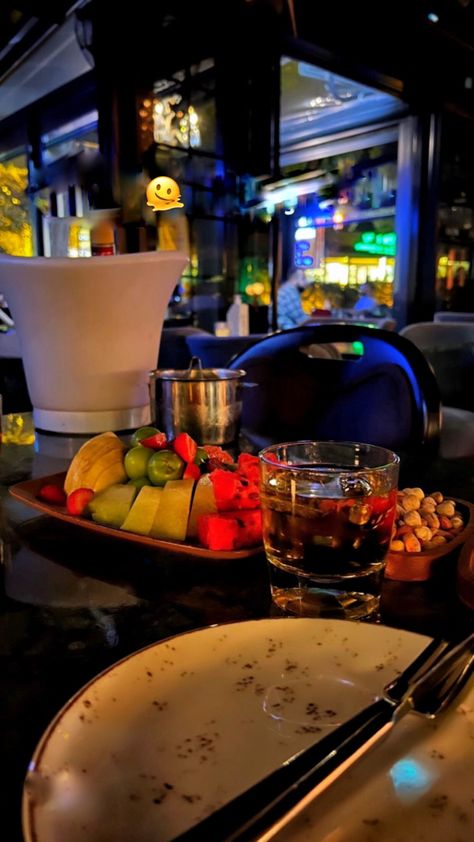 Bar Fake Story, Handheld Camera, Bar Party, Fake Story, Story Instagram, Food Cravings, Good Vibes, Ankara, Instagram Story