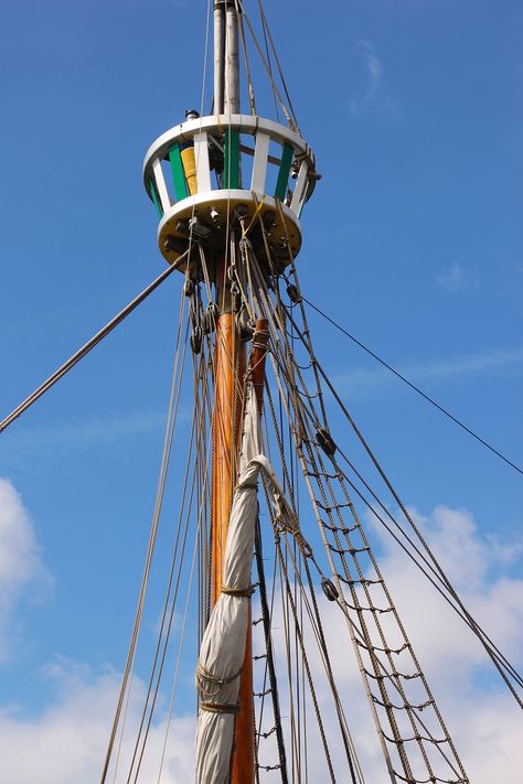 Crow'S Nest Sailing Ship Mast - Free photo on Pixabay Pirate Moodboard, Ship Mast, Deep Jungle, Crows Nest, Crow's Nest, Empty Nest, Set Designs, Skylanders, Art Theme