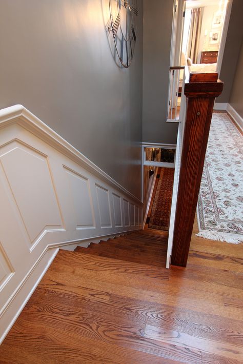 Hold On Tight! Staircase Wainscoting and Handrail Project - Old Town Home Enclosed Staircase, Black Wainscoting, Wainscoting Stairs, Wainscoting Kitchen, Wood Wainscoting, Narrow Staircase, Dining Room Wainscoting, Wainscoting Styles, White Wainscoting