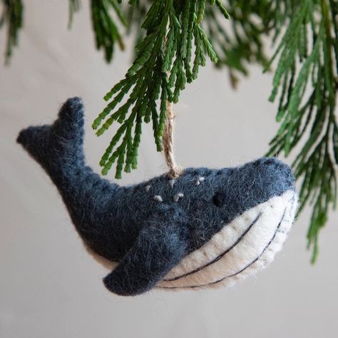 Whale Ornament Diy, Felt Whale, Whale Ornament, Coastal Ornament, Jesse Tree, Earthy Decor, Whale Gift, Coastal Christmas Decor, Needle Books