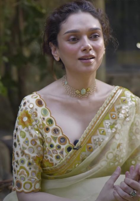 Gopi Vaid, Aditi Rao Hydari, Aditi Rao, Cotton Blouse Design, Simple Saree Designs, Saree Jewellery, Fashionable Saree Blouse Designs, Indian Saree Blouses Designs, Bollywood Outfits