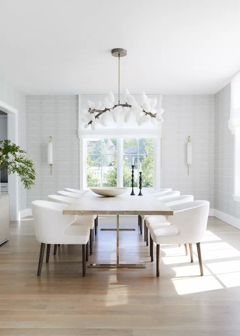 How One Designer Created a Serene Dining Room Perfect for Entertaining Winter Mcdermott, Dinning Room Design, Dining Room Makeover, Sleek Kitchen, Luxury Dining Room, Dining Room Inspiration, Luxury Dining, Dining Table Design, Design Living Room