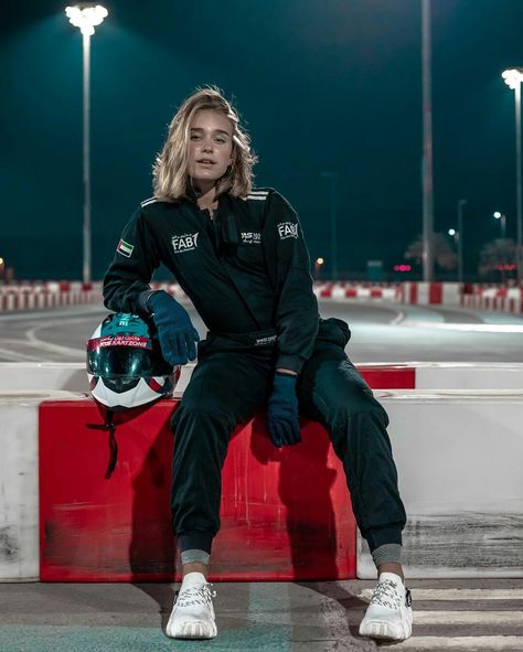 Pose Reference Photo, Halloween Disfraces, Pose Reference, Girl Power, Savannah, Savannah Chat, Race Cars, Cool Girl, My Girl