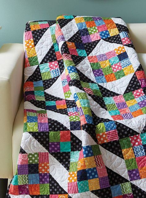 16 Patch Quilt, Black And White Quilts, Colorful Quilt, Quilt Pattern Download, Scrappy Quilt Patterns, Scrap Quilt Patterns, Strip Quilts, Scrappy Quilt, Triangle Quilt