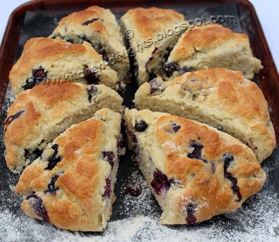 Brunch Muffins, Breakfast Scones, Bill Granger, Blueberry Scones Recipe, Blueberry Breakfast, Blueberry Scones, Scone Recipe, British Food, Easy Cake Recipes